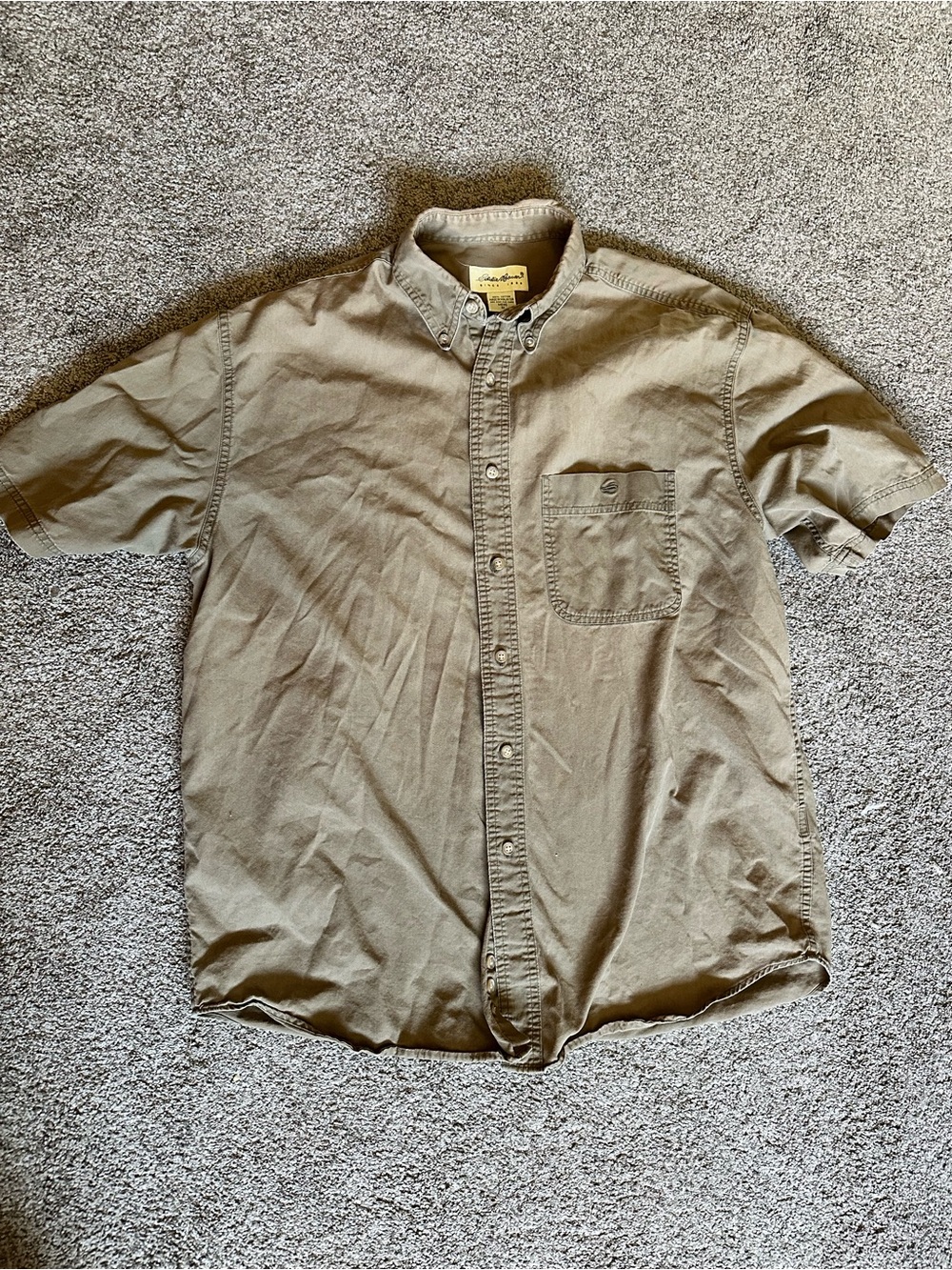 90s Vintage Eddie Bauer Short-Sleeve Button-Down Shirt in Olive